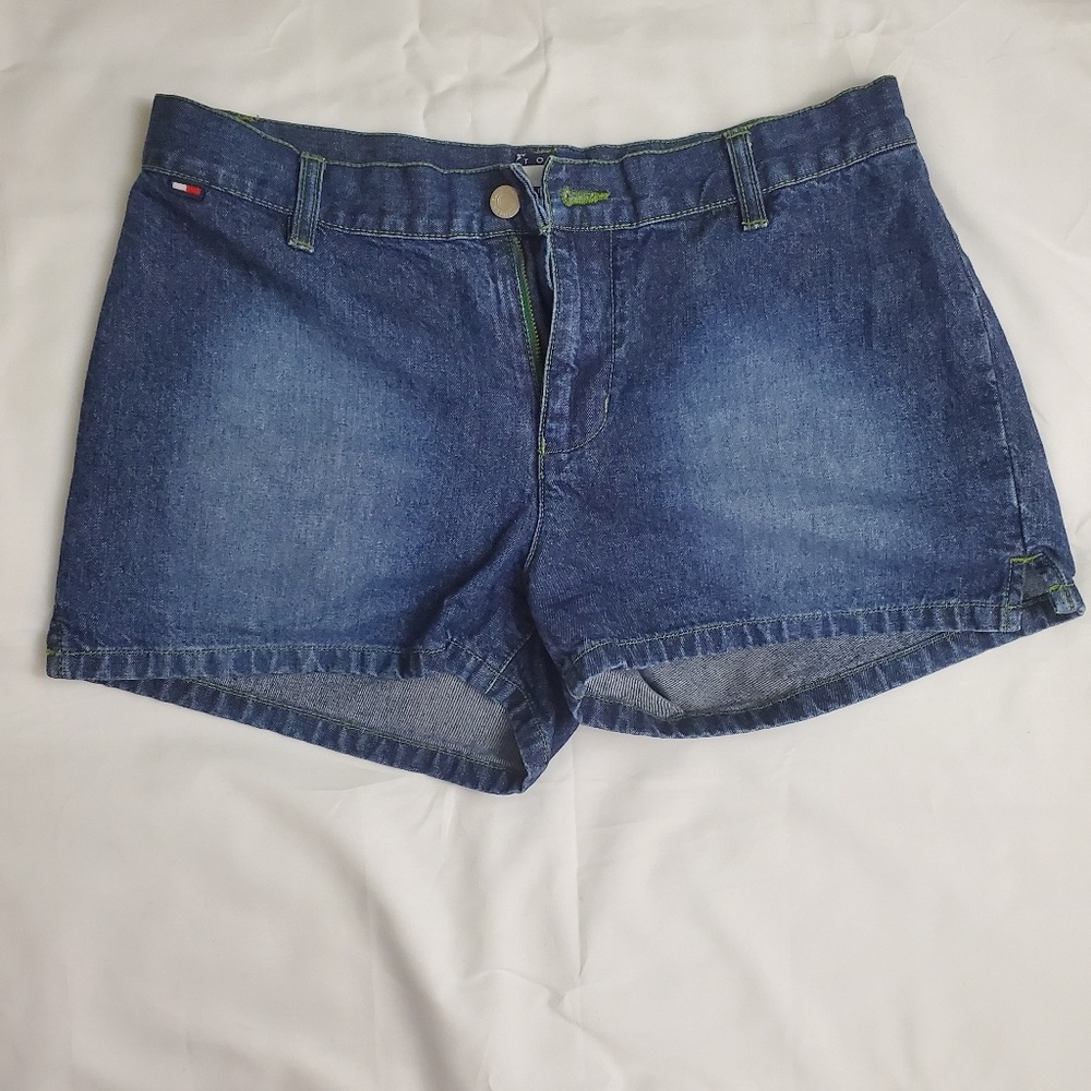 Tommy Hilfiger denim short-shorts. Size 9. Classic